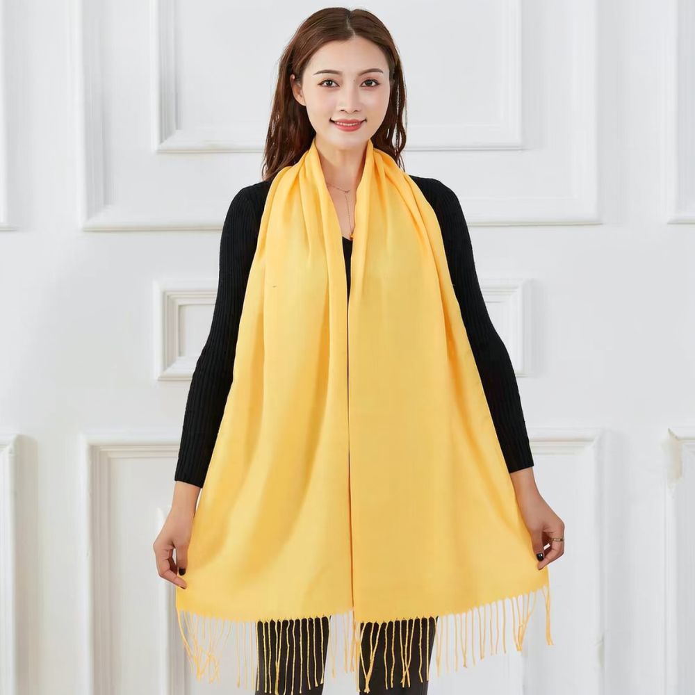 Shawl Wrap Winter - Personalizowana żółta satynowa chusta z wstążki,